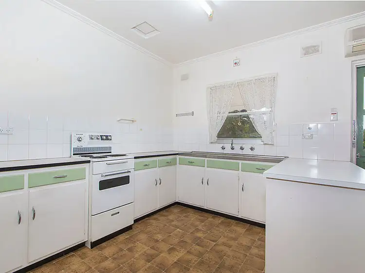 Fifth view of Homely house listing, 10 Jonathan Avenue, Nuriootpa SA 5355
