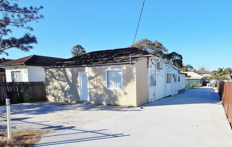 182 Fairfield St, Fairfield NSW 2165