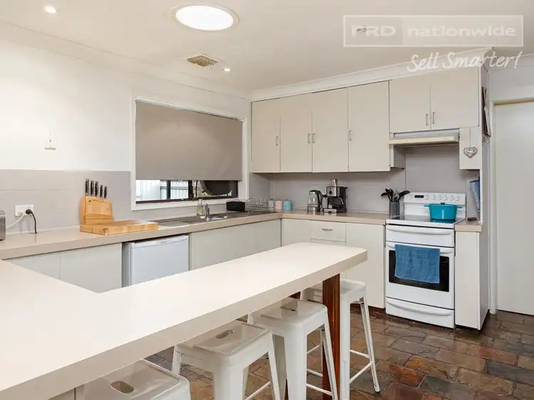 Second view of Homely house listing, 7 Finch Place, Mount Austin NSW 2650