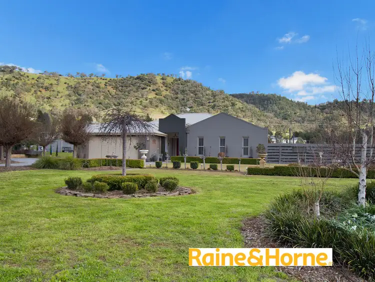 24 Wyndham Close, Tamworth NSW 2340