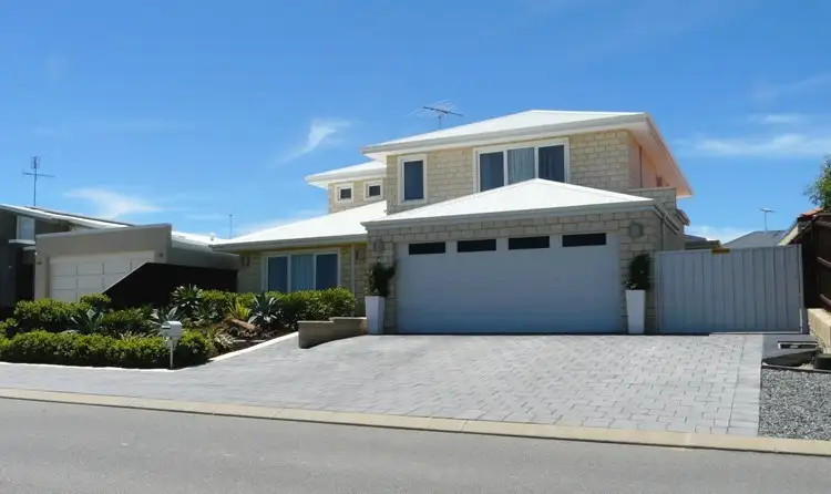 Second view of Homely house listing, 4 Torwood Edge, Halls Head WA 6210