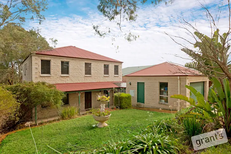 11 Allunga Parade, Berwick VIC 3806