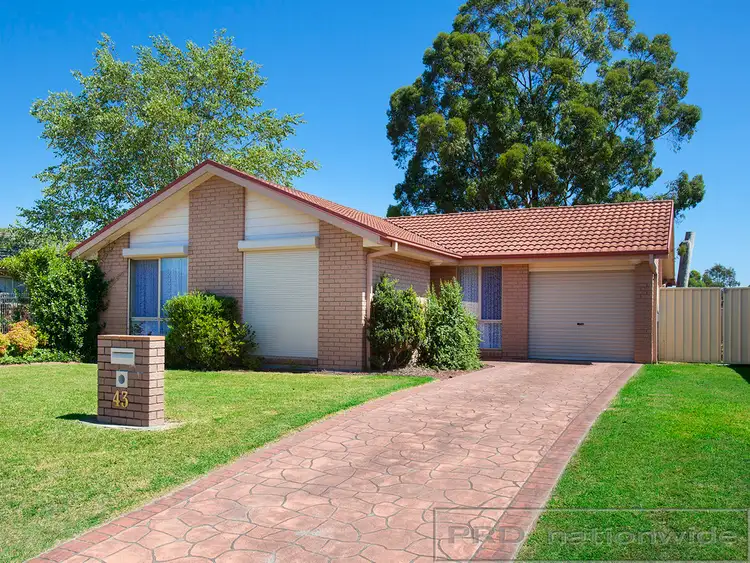 43 Coburn Circuit, Metford NSW 2323