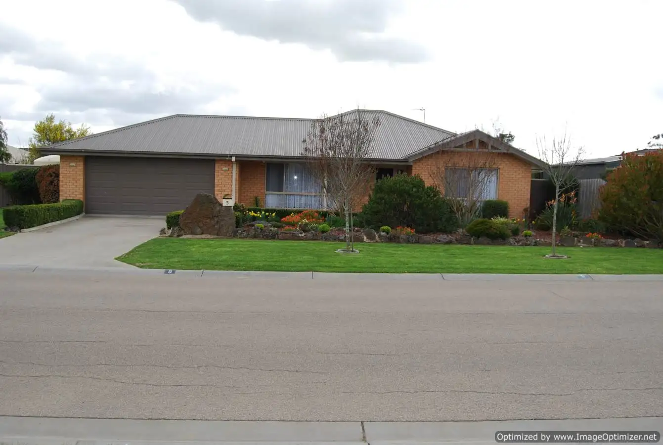 Main view of Homely house listing, 5 Gatehouse Drive, Bairnsdale VIC 3875