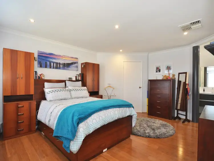 Sixth view of Homely house listing, 15 Manitoba Court, Joondalup WA 6027