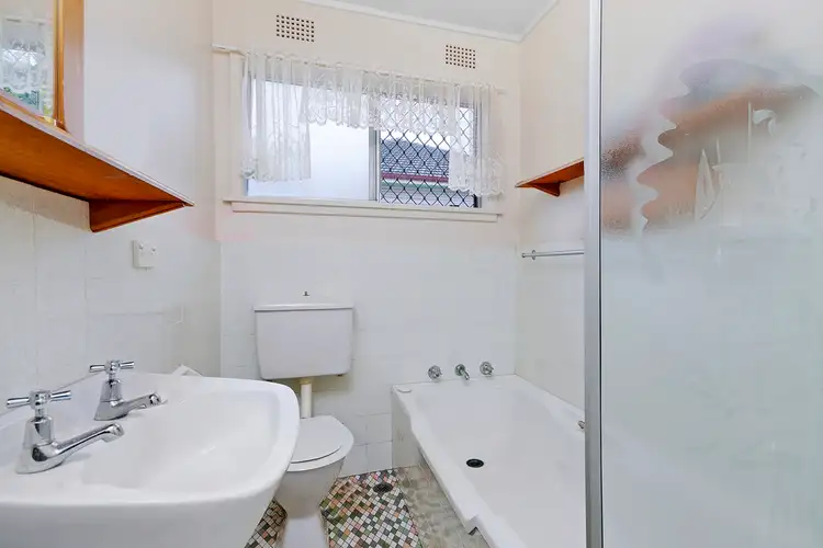 Fifth view of Homely unit listing, 2/13 Pine Crescent, Coniston NSW 2500