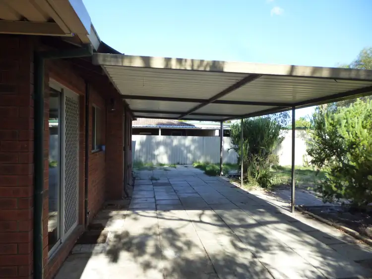 Fifth view of Homely house listing, 10 Isdell Place, Gosnells WA 6110