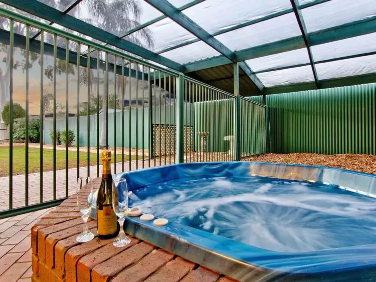 15 Caruso Crescent, Brahma Lodge SA 5109