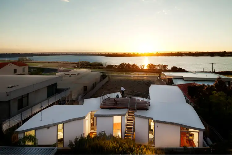 25A Salter Point Parade, Salter Point WA 6152