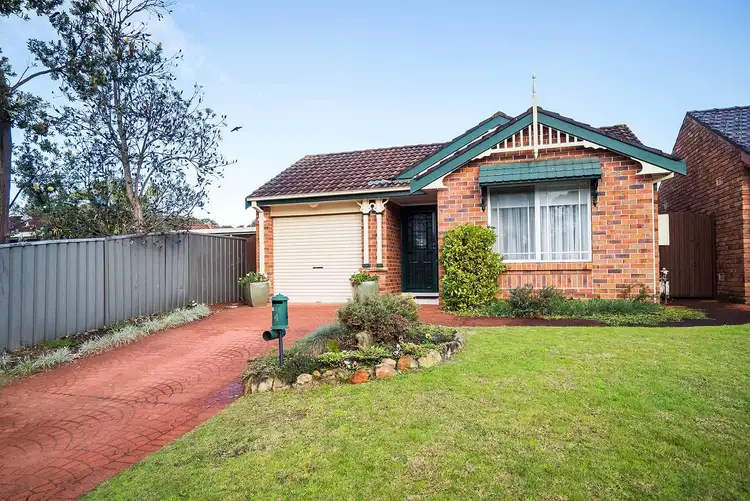 4 Acola Court, Wattle Grove NSW 2173