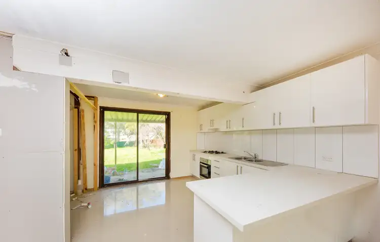 12 Amanda Place, Ingleburn NSW 2565