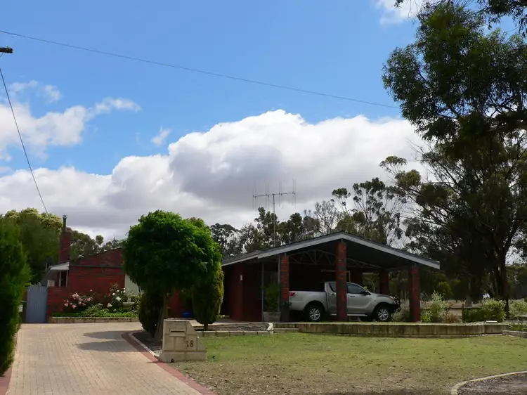 18 Burbidge Way, Katanning WA 6317