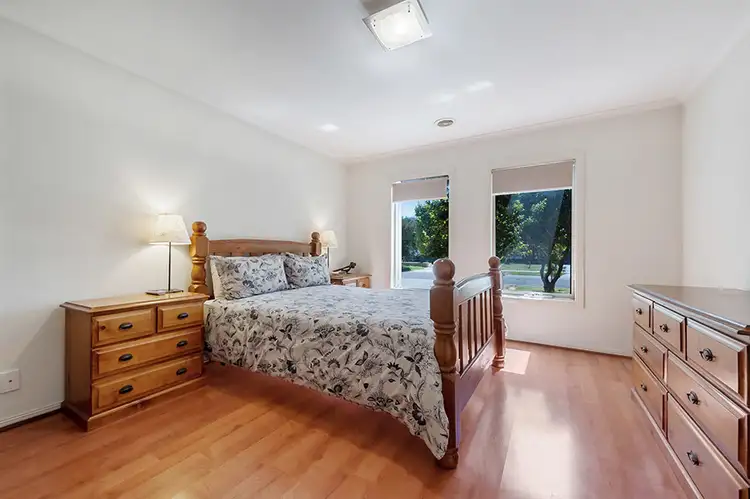 Fourth view of Homely house listing, 33 Parramatta Walk, Craigieburn VIC 3064