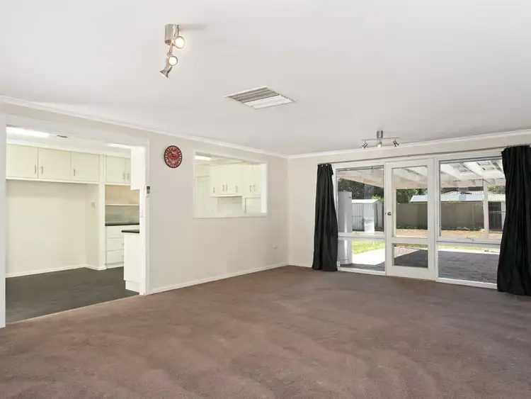 Fourth view of Homely house listing, 2 Oleander Crescent, Lake Albert NSW 2650