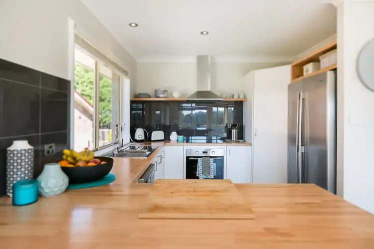 Fourth view of Homely house listing, 8 Avondale Drive, Kanwal NSW 2259