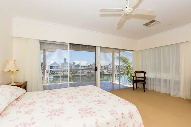 16 Fortescue Court, Dudley Park WA 6210