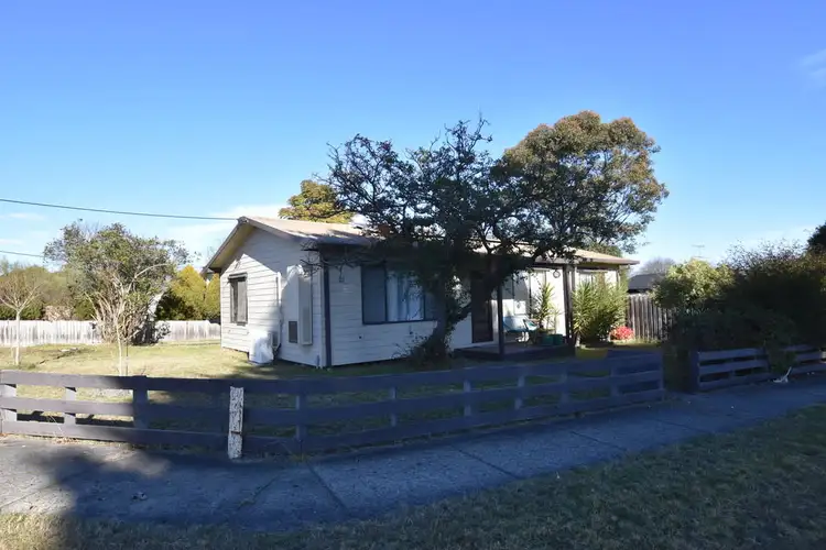 22 Boolarra Avenue, Newborough VIC 3825