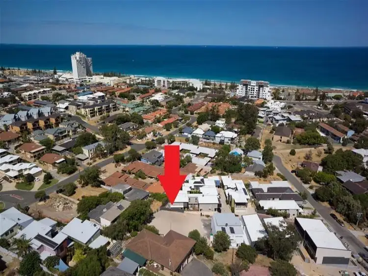 17 b Nautilus Crescent, Scarborough WA 6019