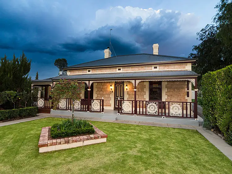 33 Adelaide Road, Strathalbyn SA 5255