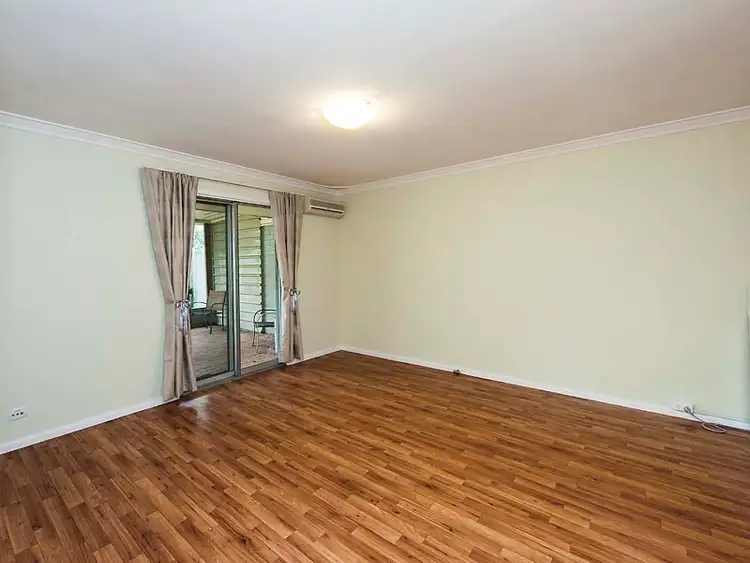 Sixth view of Homely unit listing, Unit 4/4 Uldina Place, Pinjarra WA 6208