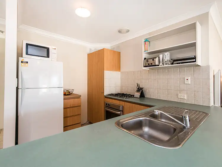 6 Kunzea Close, Maida Vale WA 6057
