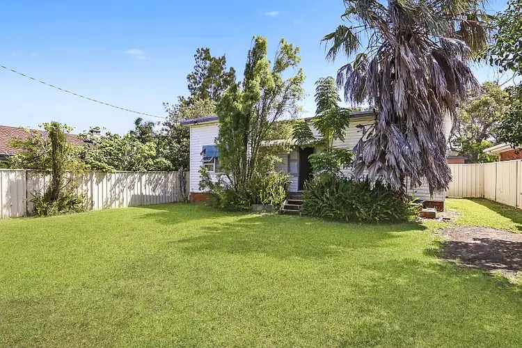 611 The Entrance Road, Bateau Bay NSW 2261