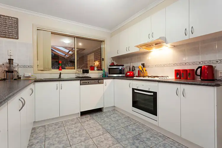 Fifth view of Homely house listing, 2 Lisa Beth Mews, Skye VIC 3977