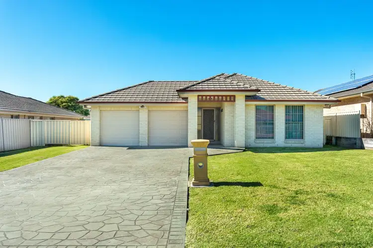 10 Kembla Close, Nowra NSW 2541