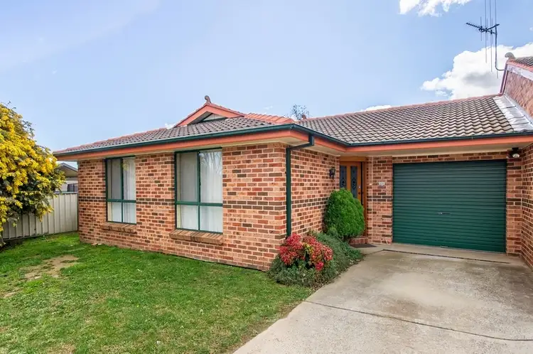 2/19 Turner Crescent, Orange NSW 2800