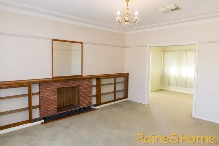 111 Cathundril Street, Narromine NSW 2821