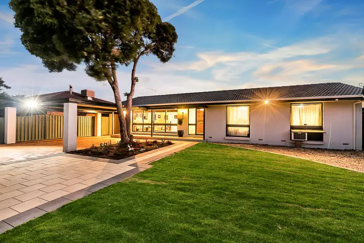 16 Leawarra Avenue, Seaford SA 5169