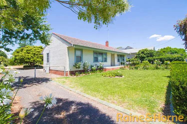 42 Sterling Street, Dubbo NSW 2830