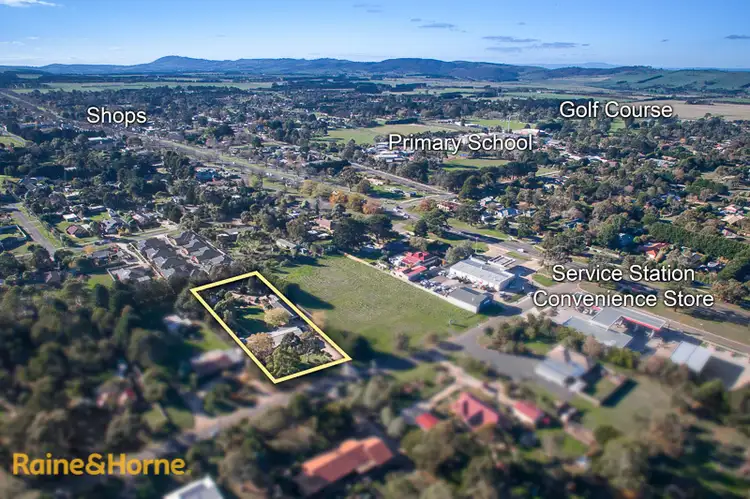 6 Gordon Crescent, Romsey VIC 3434