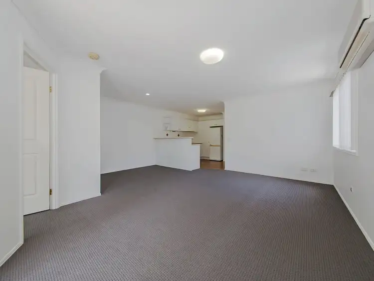 Fourth view of Homely semi-detached listing, 1/30 Nankeen Avenue, Paradise Point QLD 4216