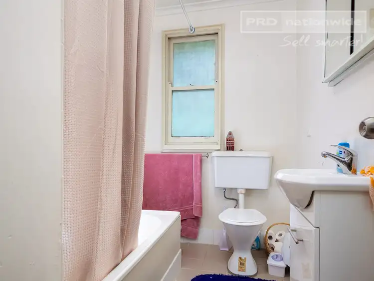 Fifth view of Homely house listing, 7 Warren Place, Mount Austin NSW 2650