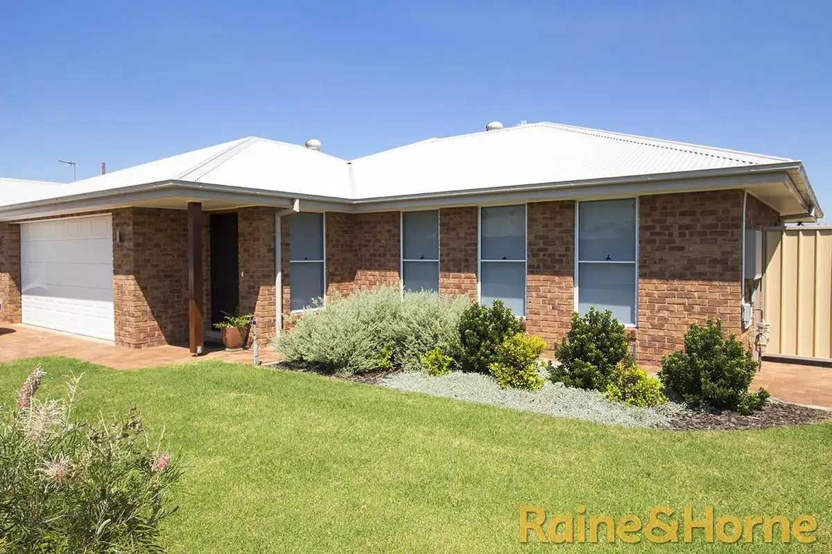 Main view of Homely house listing, 2 Terrazzo Court, Dubbo NSW 2830