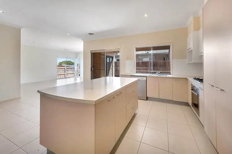 Fifth view of Homely house listing, 7 Royal Terrace, Craigieburn VIC 3064