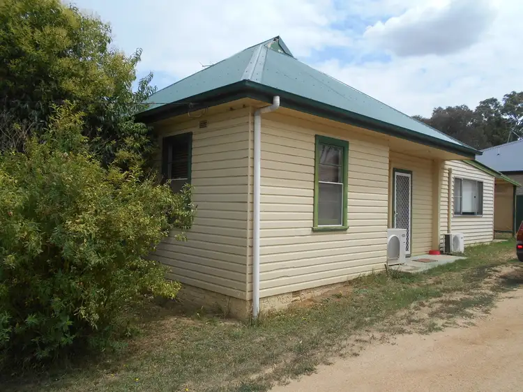 127 William, Young NSW 2594