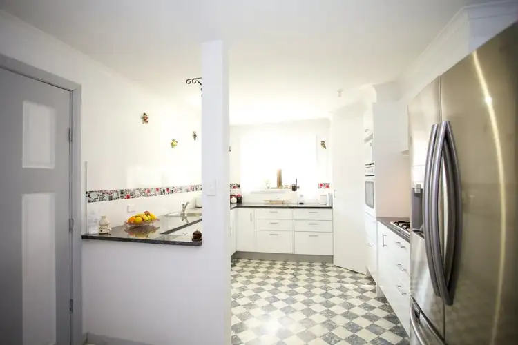 Sixth view of Homely house listing, 10 Felstead Avenue, Horsham VIC 3400