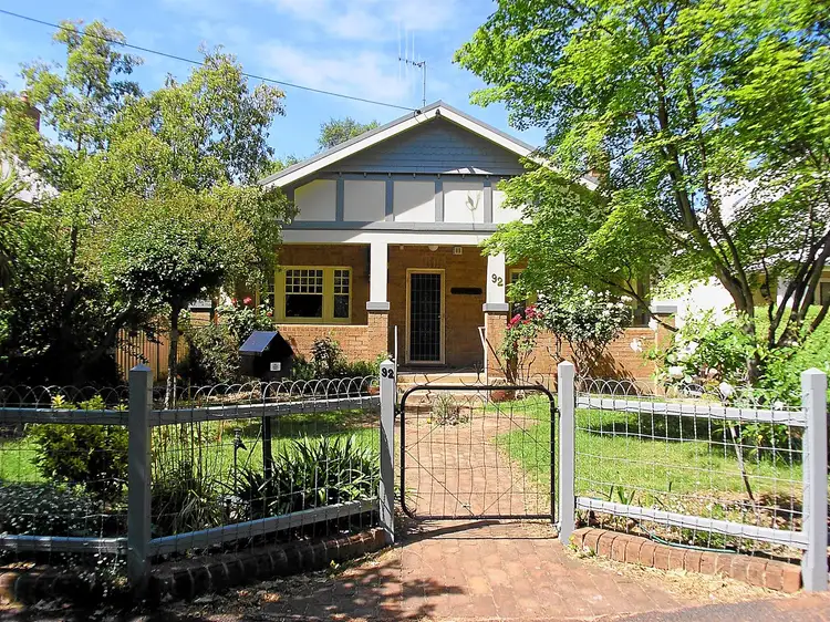 92 March Street, Orange NSW 2800