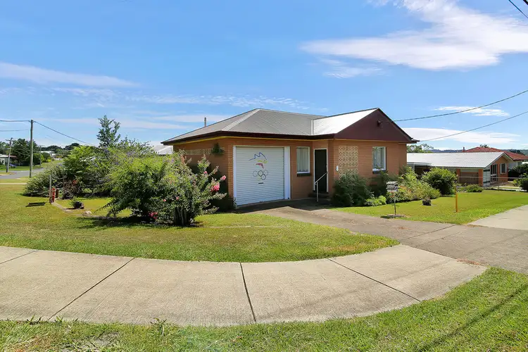 8 ROBERTSON ROAD, Eastern Heights QLD 4305