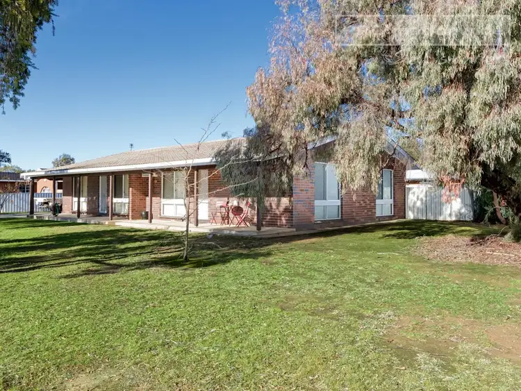 1&2/1 Nicholi Crescent, Lake Albert NSW 2650