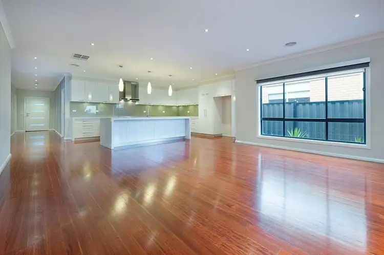 Seventh view of Homely house listing, 12 Viewside Cres, Craigieburn VIC 3064