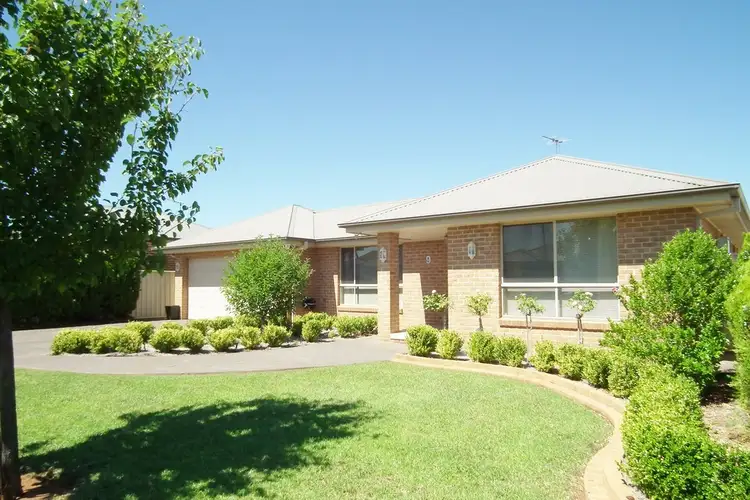 9 Simona Close, Griffith NSW 2680