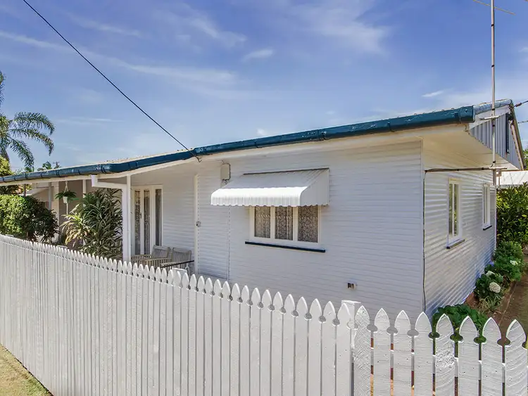 4 Mein Street, Scarborough QLD 4020