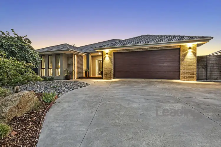 Second view of Homely house listing, 3 Highgrove Drive, Sunbury VIC 3429