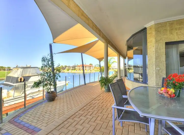 29 Finistere Island Retreat, Halls Head WA 6210