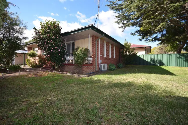 33 Sampson Crescent, Bomaderry NSW 2541