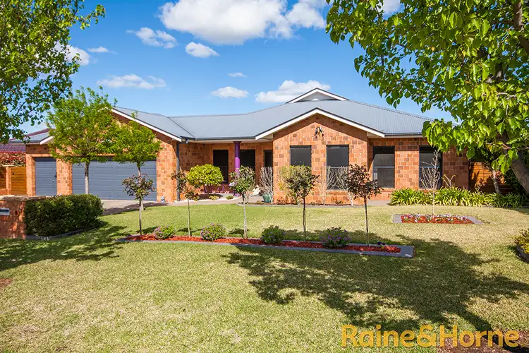 33 Lakeside Circuit, Dubbo NSW 2830
