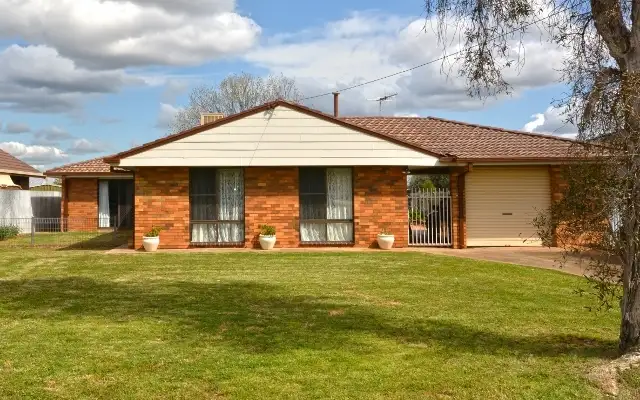 65 Willandra Avenue, Griffith NSW 2680